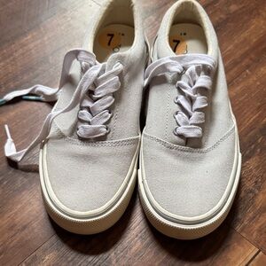 TOMS Women’s Gray Canvas Lace-Up Sneakers